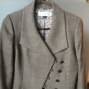 Tahari women’s suit. Size 2